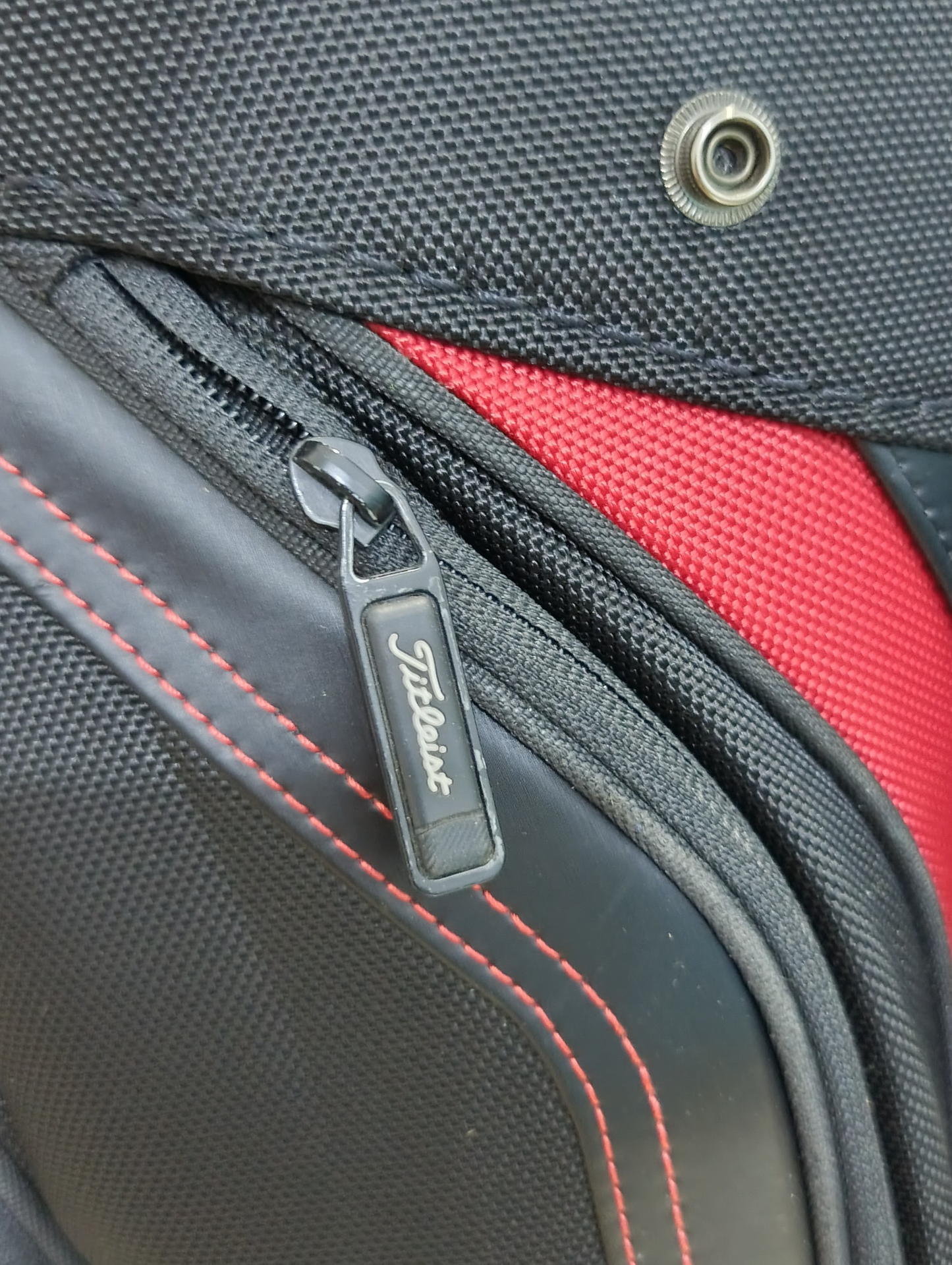 Titleist Jet Black Midsize Staff Bag (6-Way Top) - 9 /10 Condition